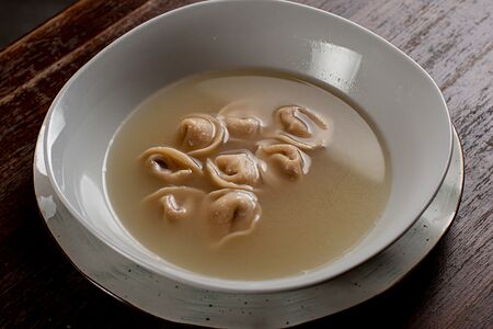 Тортелли с пармой в бульоне