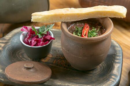 Лобио в глиняном горшочке