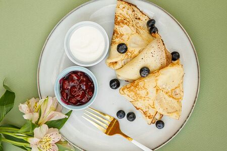 Блинчики со сметаной