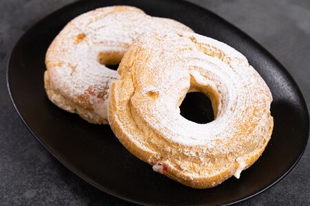 Пирожное заварное кольцо с творогом 1 шт