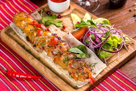 Люля-кебаб с сыром и печеным перцем