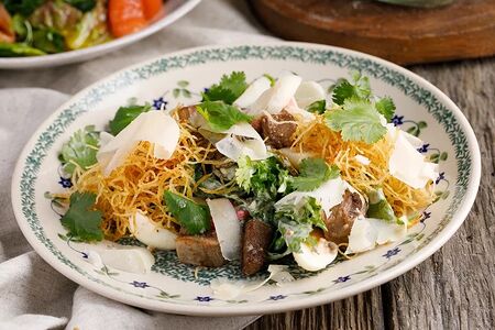 Теплый салат с говяжьим языком