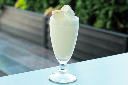 Ванильный молочный коктейль