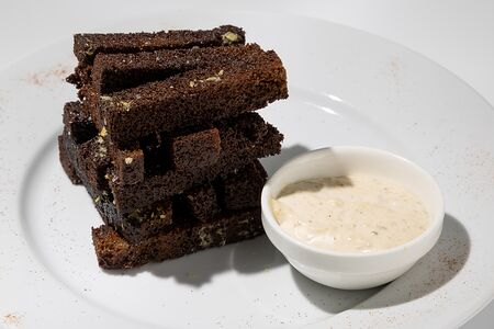 Гренки чесночные