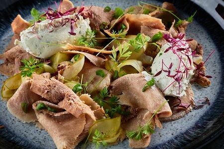 Отварной говяжий язык