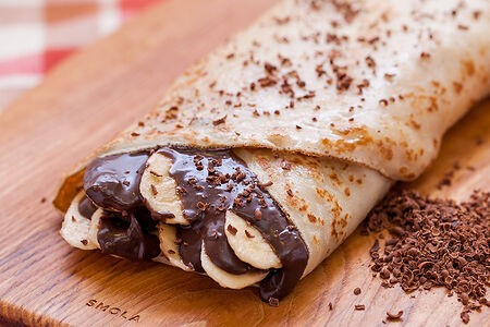 Блин с бананом в шоколаде