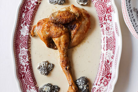 Цыплёнок с соусом из сморчков