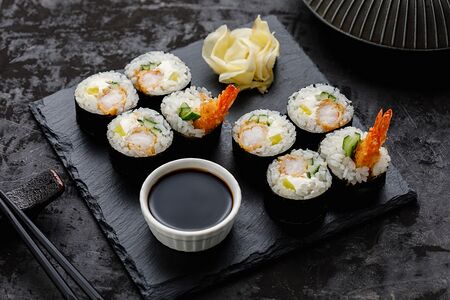 Ролл в темпуре Бодрая креветка