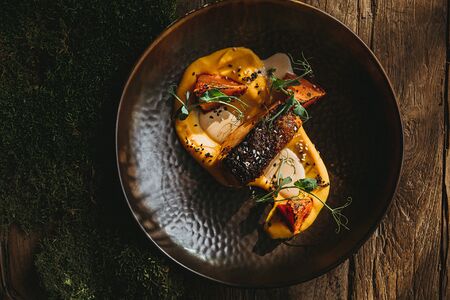 Лосось, батат, раковый соус