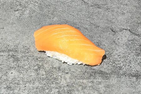 Суши с лососем х/к