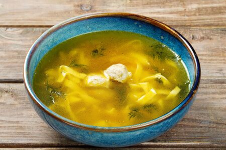 Куриный суп с домашней лапшой