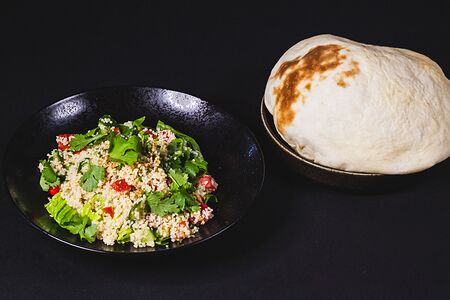 Табуле с кускусом и пряными овощами