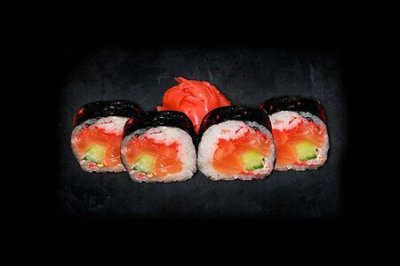 Футомаки лосось