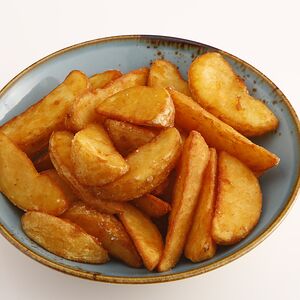 Картофель по-деревенски с кетчупом