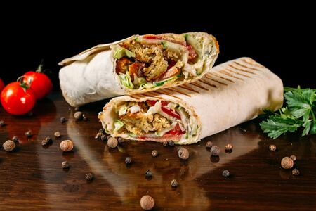 Шаурма в обычном лаваше с перцем и сыром