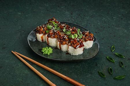 Ролл с тар таром из угря