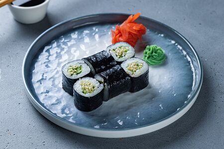 Хосомаки с огурцом