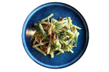 Картофель жареный с лисичками