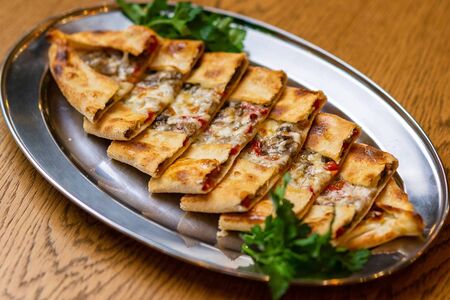 Пиде с грибами и сыром