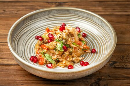 Салат с копченой курицей и баклажанами Ацецили