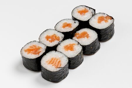 Классический ролл с лососем