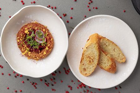 Паштет из куриной печени с вишневым чатни