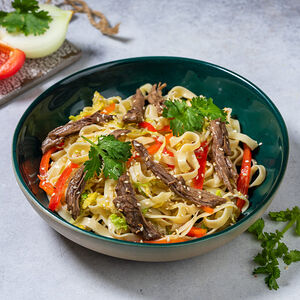 Лапша удон с цыплёнком и овощами