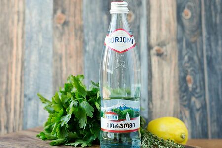 Вода Borjomi газированная