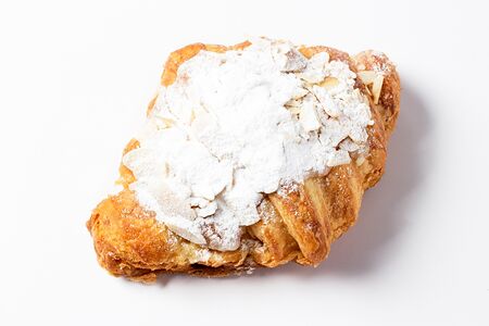 Миндальный круассан