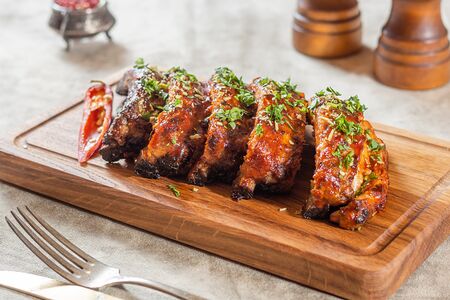 Свиные ребра су-вид