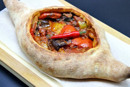 Хачапури с аджапсандали (лодочка)