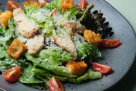 Цезарь с курицей