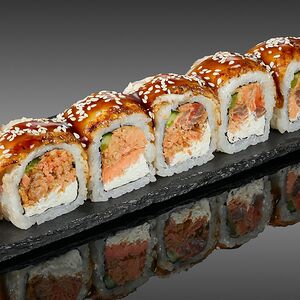 Канада с жареным лососем