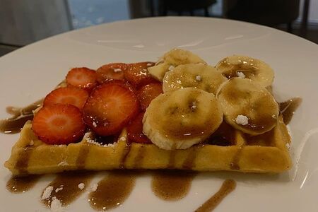 Венские вафли с фруктами