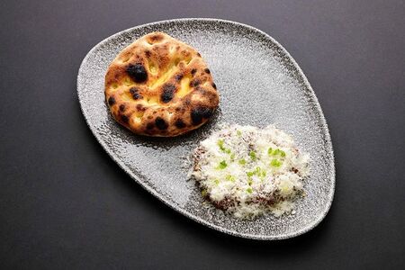 Тартар из говядины с пармезаном