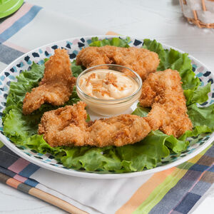 Куриные наггетсы домашние с сырным соусом