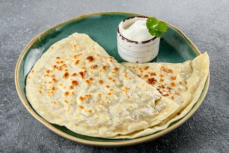 Кутабы с ветчиной и сыром