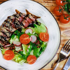 Салат с тунцом