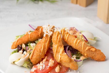 Салат с курочкой темпура