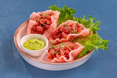 Тартар с тунцом