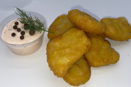 Наггетсы и соус фирменный