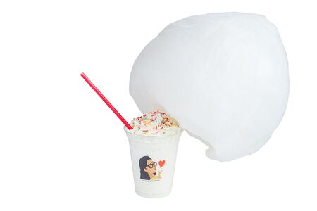 Кокосовый молочный коктейль с сахарной ватой