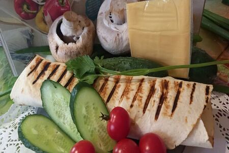 Шаурма Жюльен в тортилье