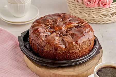 Шарлотка с яблоком и корицей