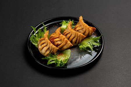 Гедза с рубленой креветкой и цыпленком