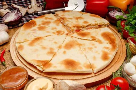 Сырный цыпленок (закрытая пицца)