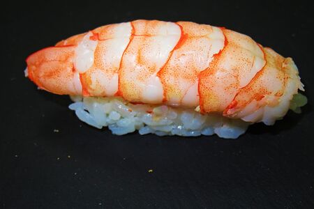 Суши эби с креветкой