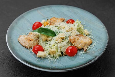 Цезарь с курицей