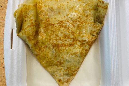 Блин с маринованными грибами и сыром