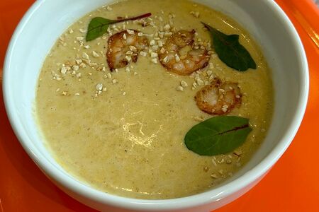 Кукурузный суп-пюре с лаймовыми креветками